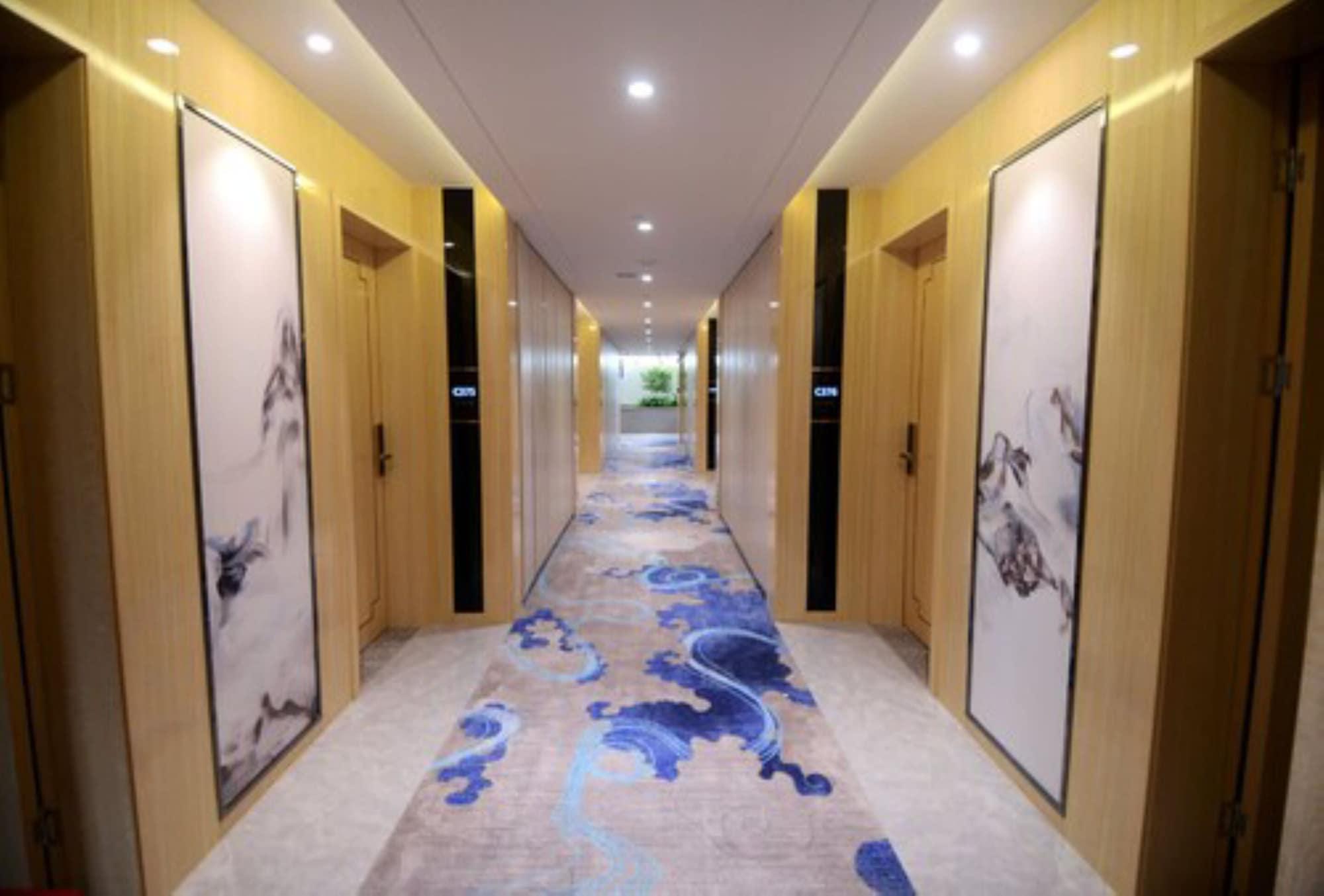 Ramada Shenzhen Baoan Hotell Exteriör bild