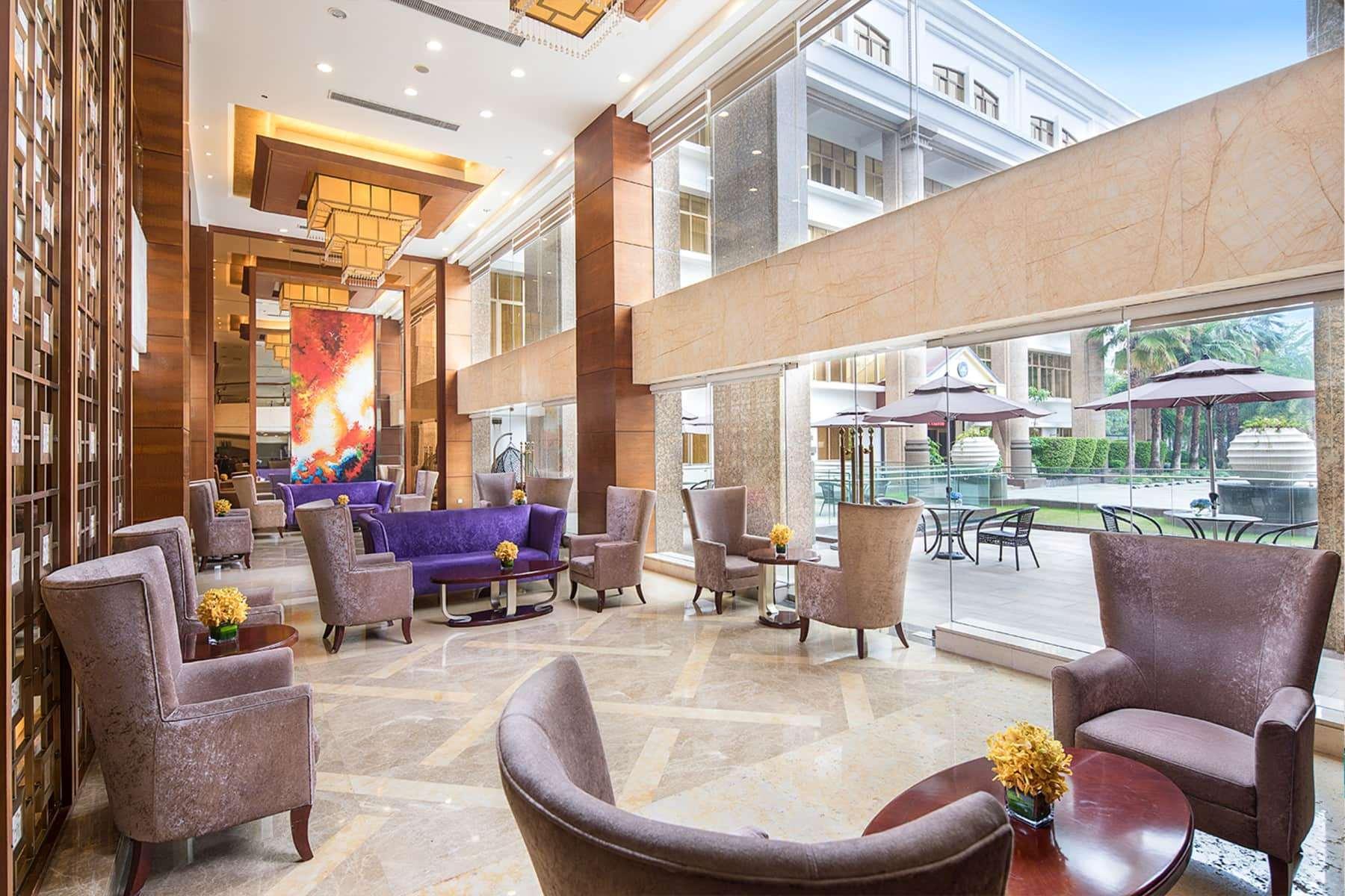 Ramada Shenzhen Baoan Hotell Exteriör bild
