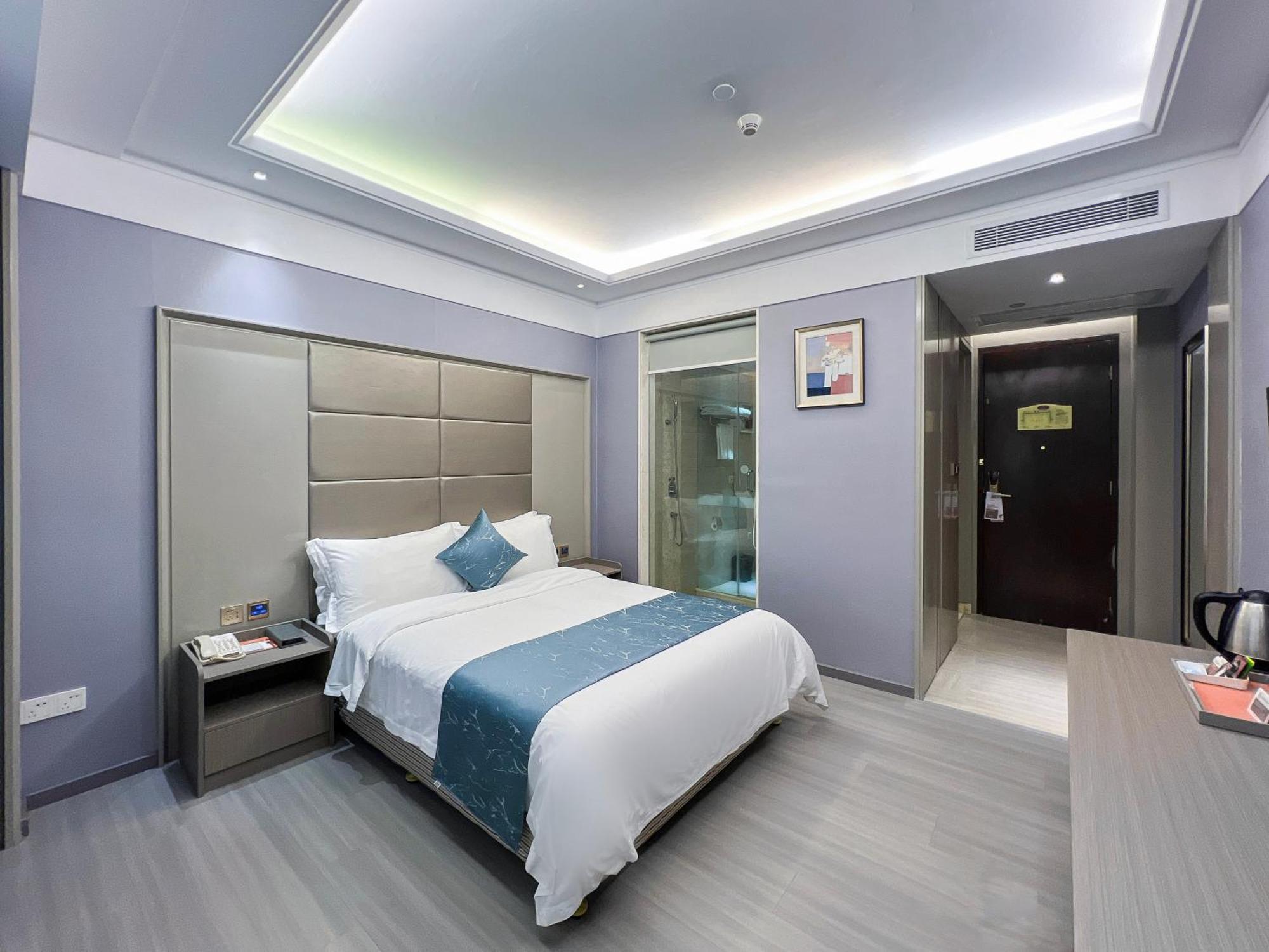 Ramada Shenzhen Baoan Hotell Exteriör bild