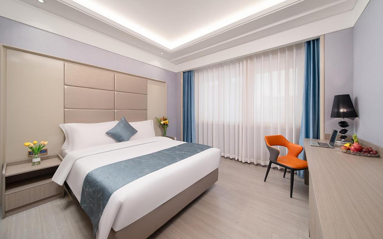 Ramada Shenzhen Baoan Hotell Exteriör bild