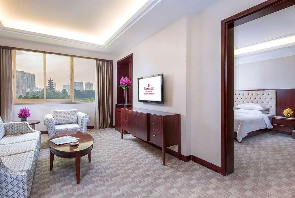 Ramada Shenzhen Baoan Hotell Rum bild