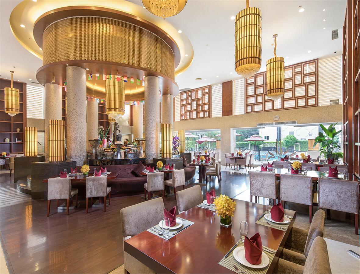 Ramada Shenzhen Baoan Hotell Exteriör bild